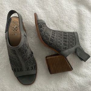 Vince Camuto Womens Shoes Sz 6M  NWOT